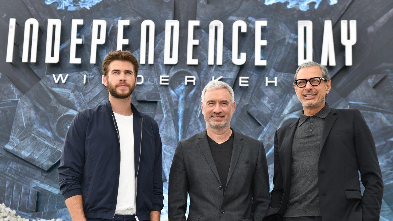 In the FoxLight: Independence Day 2: Resurgence