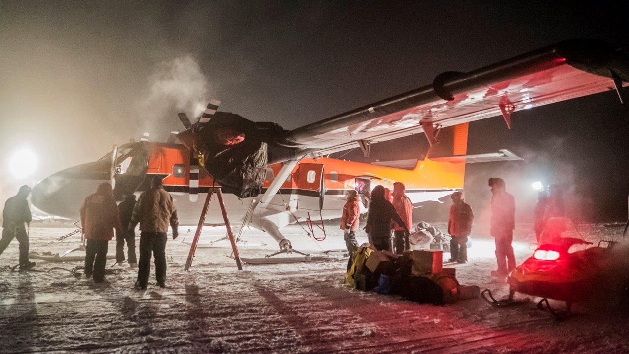 Emergency flight to Antarctica rescues sick researchers 
