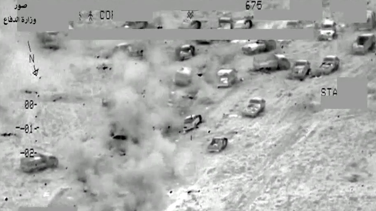 Major airstrike on ISIS convoy kills at least 250 militants