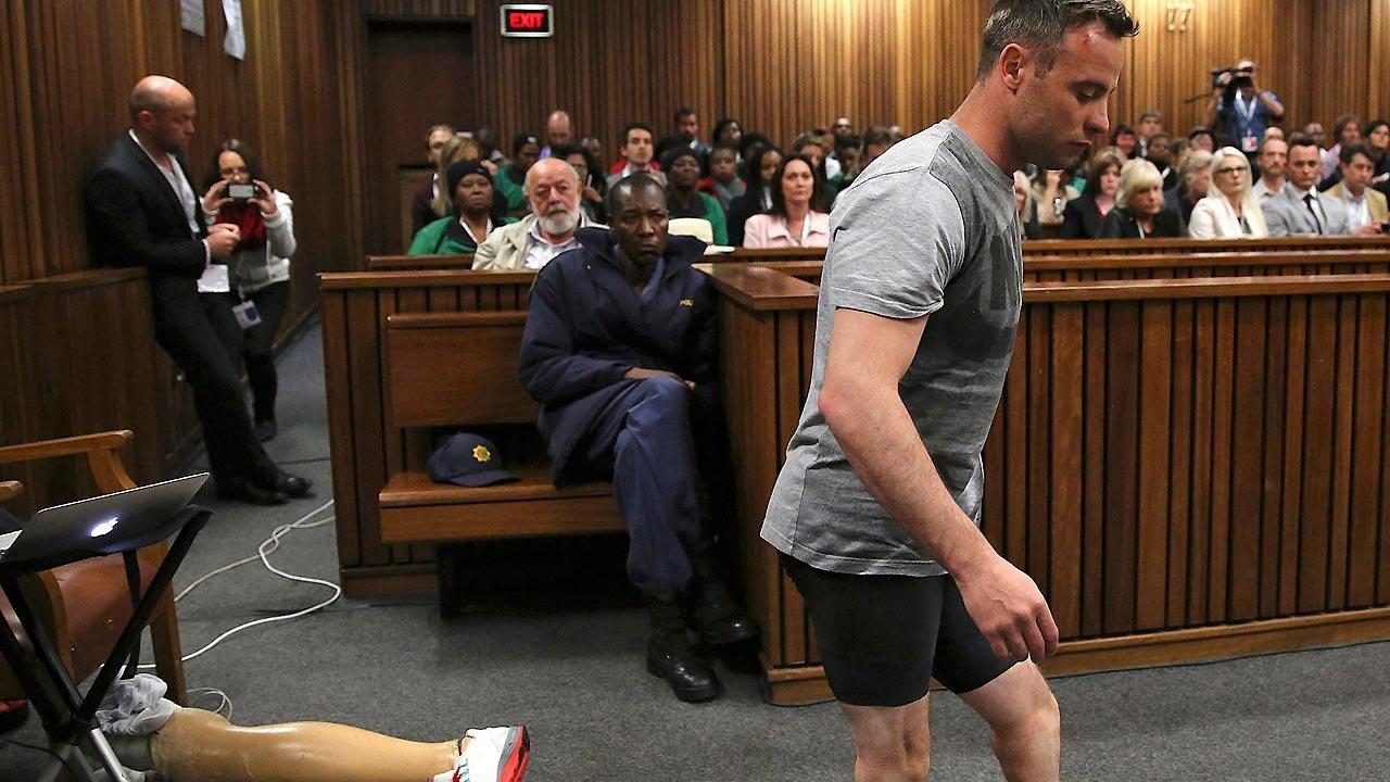 ‘Blade Runner’ Oscar Pistorius, yang dirawat karena cedera pergelangan tangan, membantah adanya upaya bunuh diri