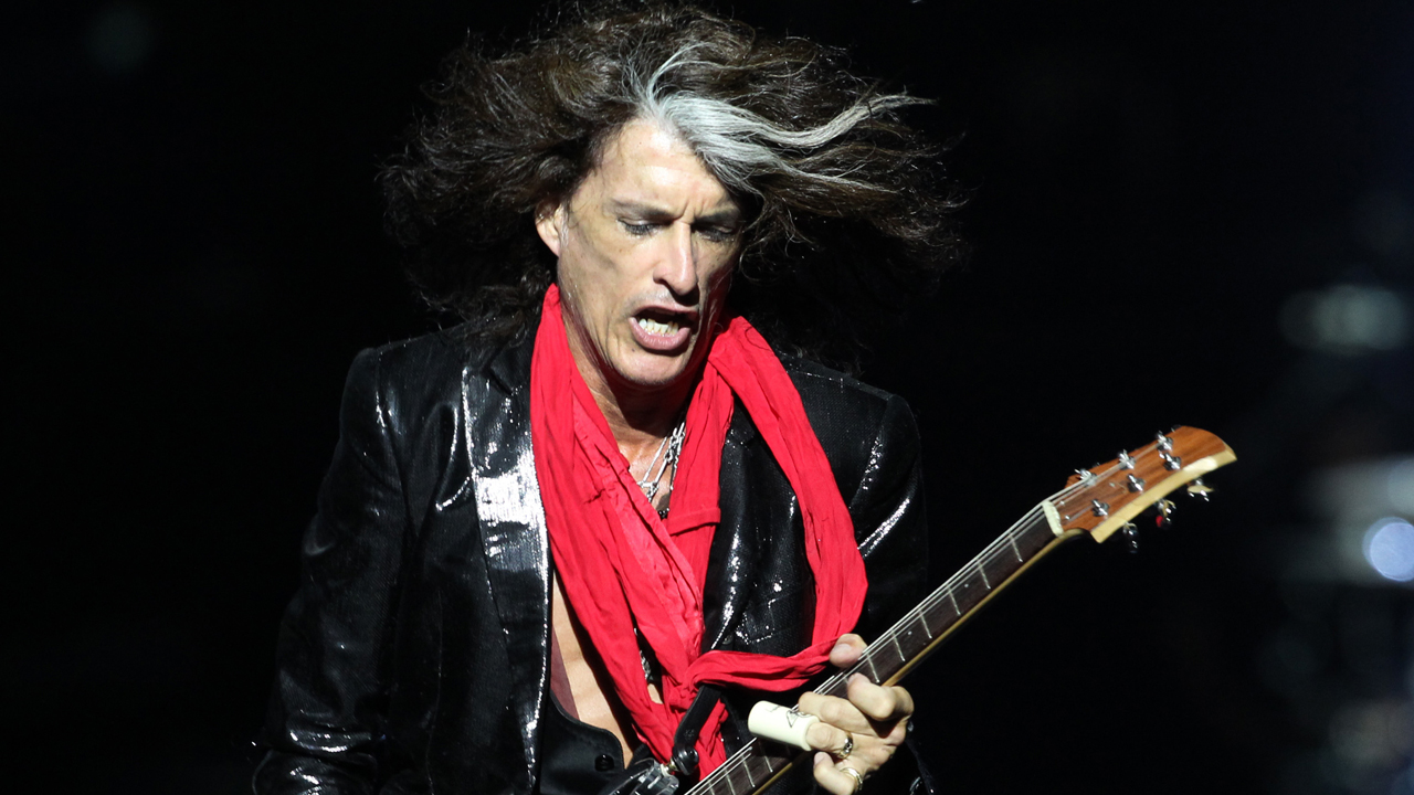 Aerosmith's Joe Perry rushed to hospital