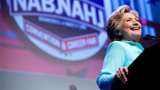 Clinton memperbarui janjinya untuk ‘mempercepat’ imigrasi;  Kubu Trump menuduh kandidat bertindak seperti ‘raja’