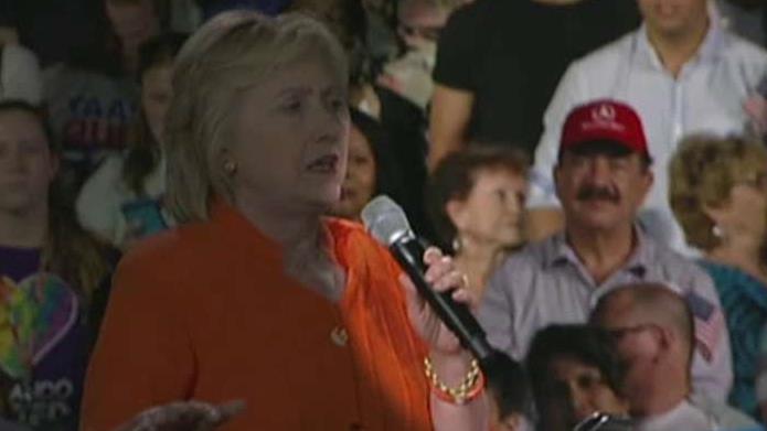 Father of Orlando shooter attends Clinton event in Florida 
