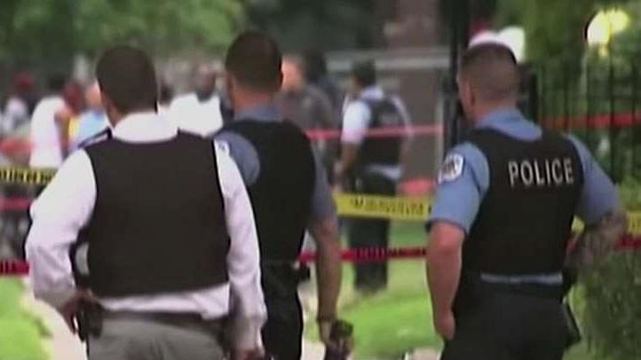 Growing concerns over gangs targeting Chicago police