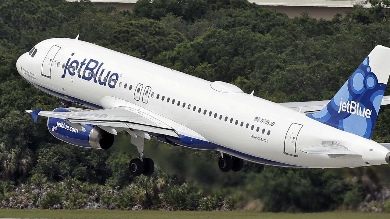 Severe turbulence injures 24 passengers on JetBlue flight