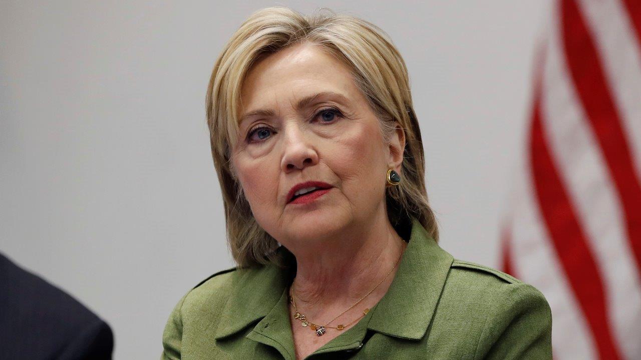 Clinton to meet with 8 top US law enforcement leaders