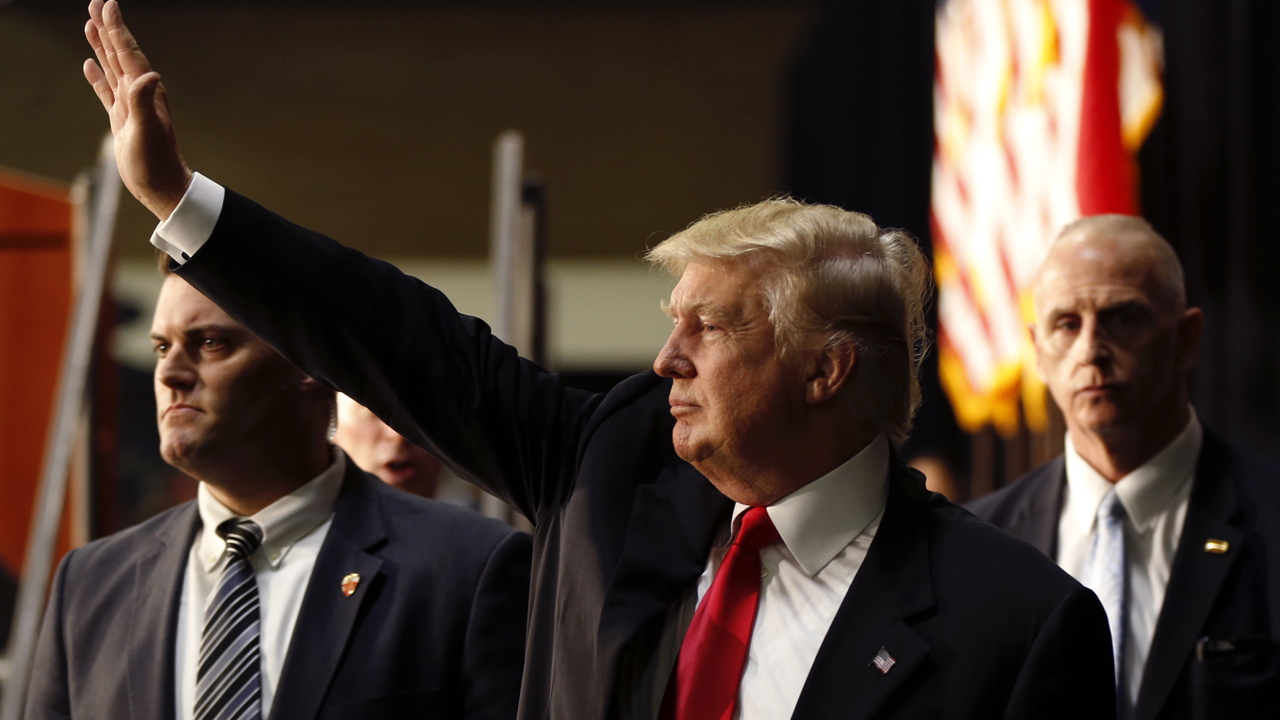 Trump uses contradicting tones amid campaign shakeup