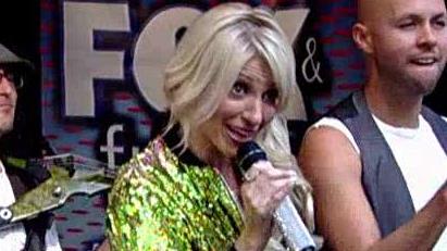 Debbie Gibson performs 'Only in My Dreams' 