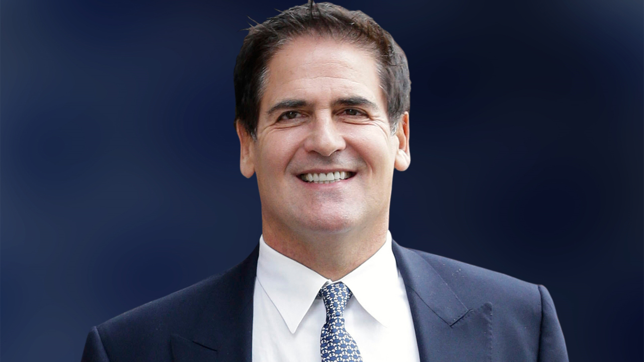 Appropriate for Mark Cuban to attend presidential debate?