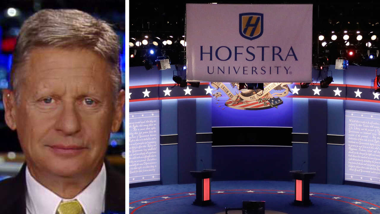 Gary Johnson karena dikecualikan dari debat presiden