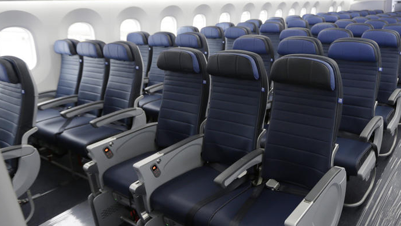 Insider tips to get the best seat on your flight 
