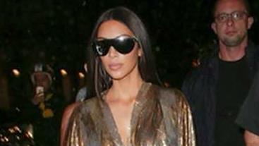 Kim Kardashian robbed at gunpoint in Paris
