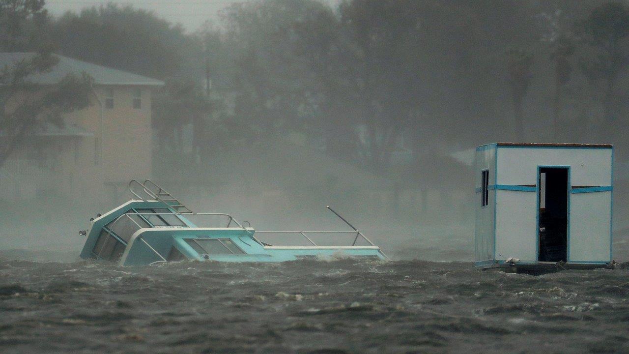 Storm surge threat remains as Matthew travels north