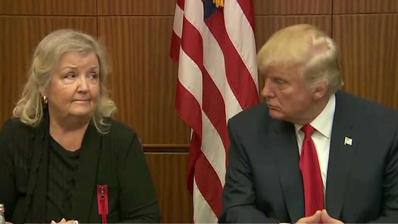 Donald Trump appears with Bill Clinton accusers