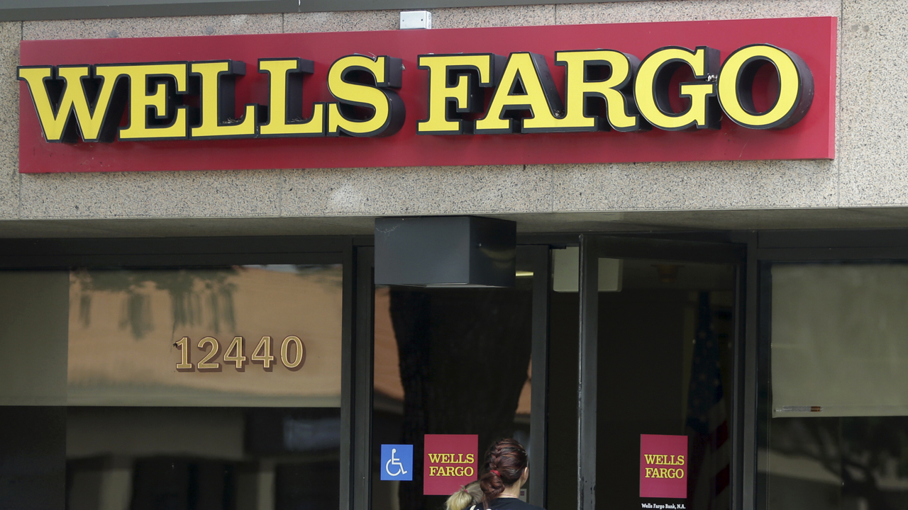 Report: Wells Fargo managers pushed overdraft service