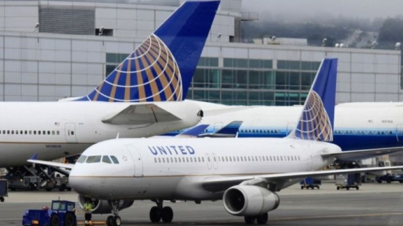 United Airlines further devalues its frequent flyer program