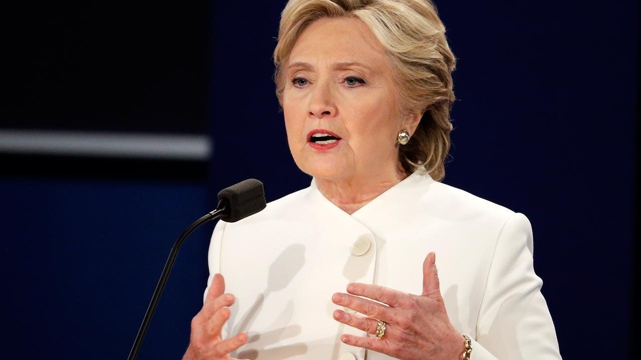 Clinton struggles to answer Clinton Foundation questions