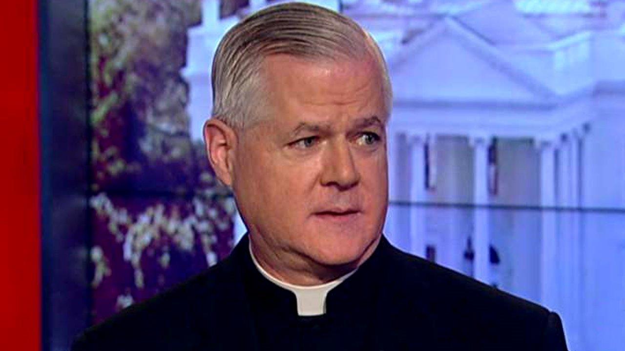 Priest blasts Clinton for not apologizing for staff emails