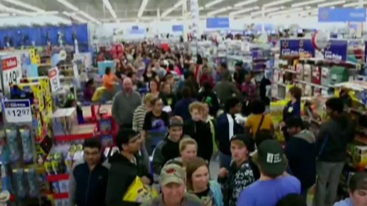 Walmart to hire 'holiday helpers' to speed lines up