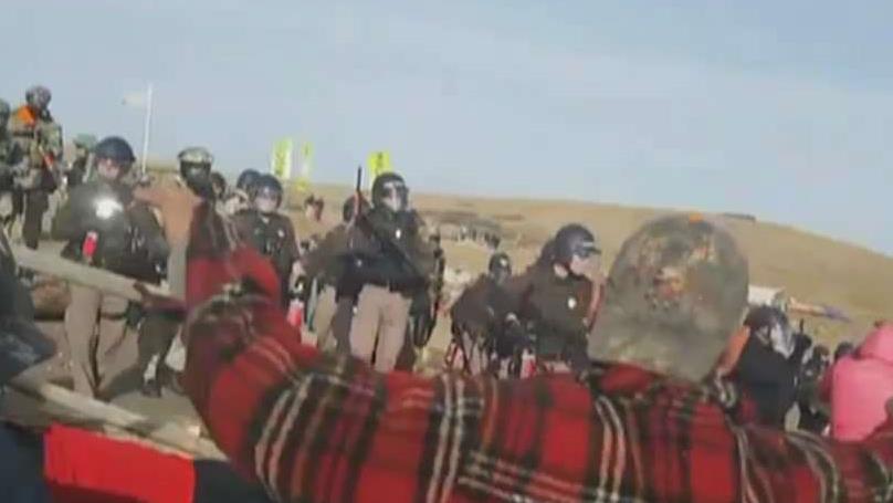 Police mace South Dakota pipeline protesters, arrest 141
