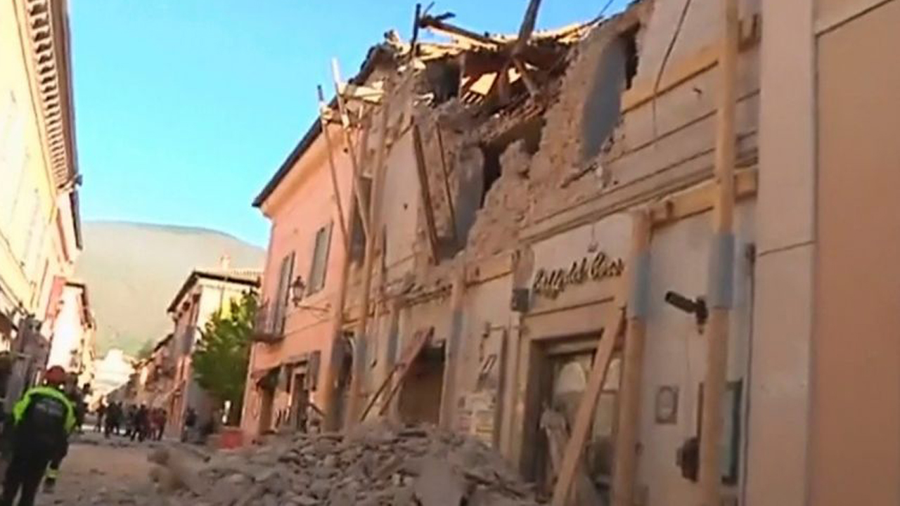 Italy hit by 6.6 magnitude earthquake 