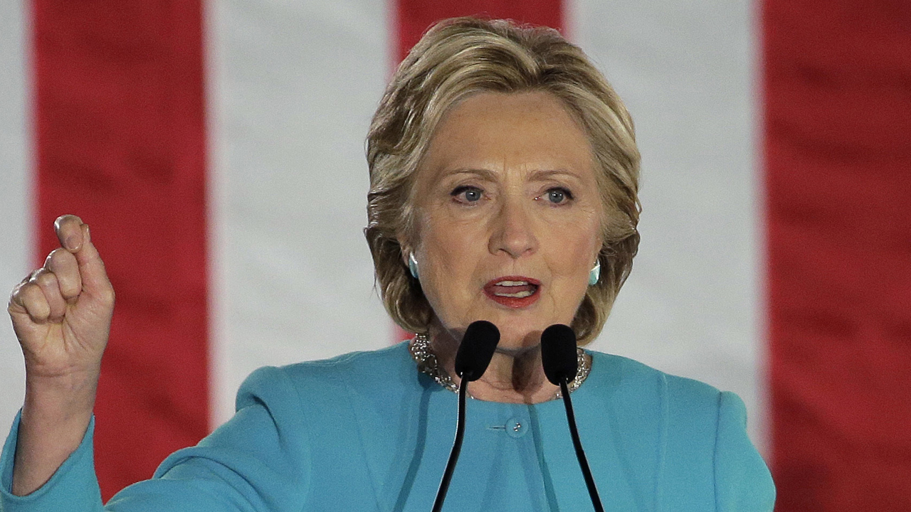 Leaked emails: Clinton ordered maid to print classified docs