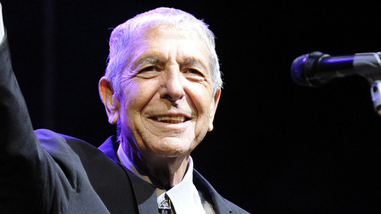 Influential singer-songwriter Leonard Cohen dies at 82