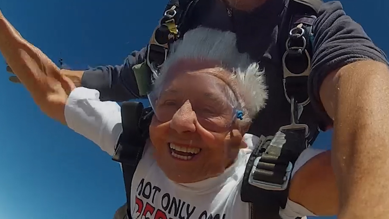 90-year-old grandma skydives to honor veteran husband