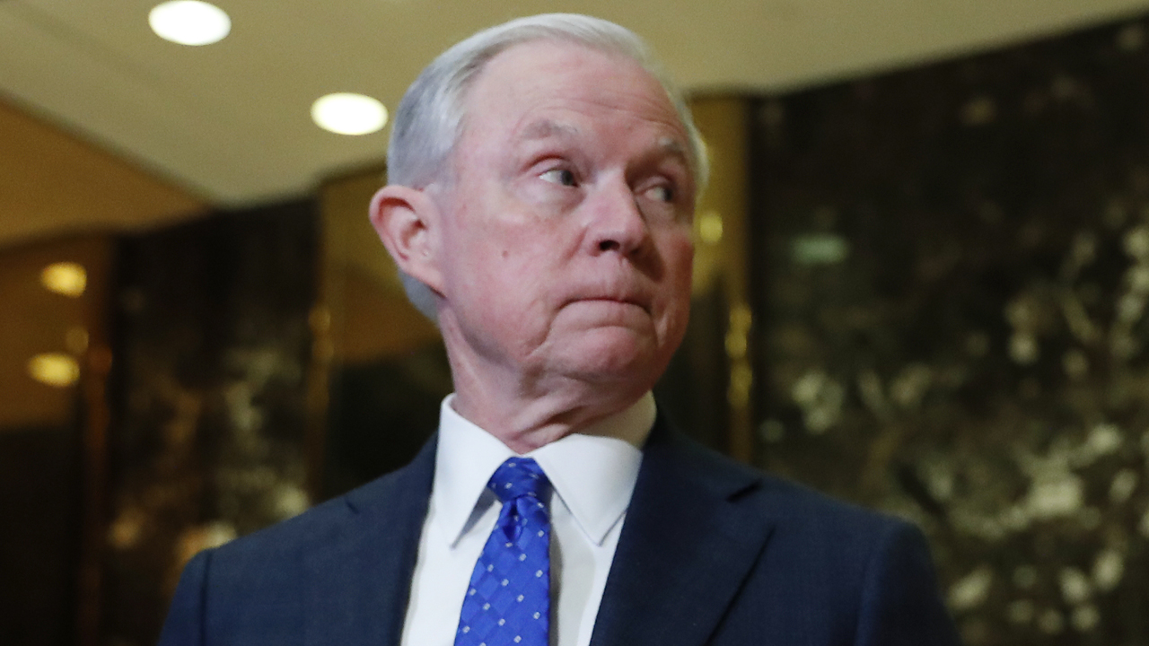 Trump offers Sen. Jeff Sessions attorney general position