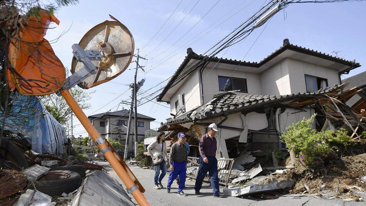 7.3 magnitude quake triggers tsunami warning in Japan