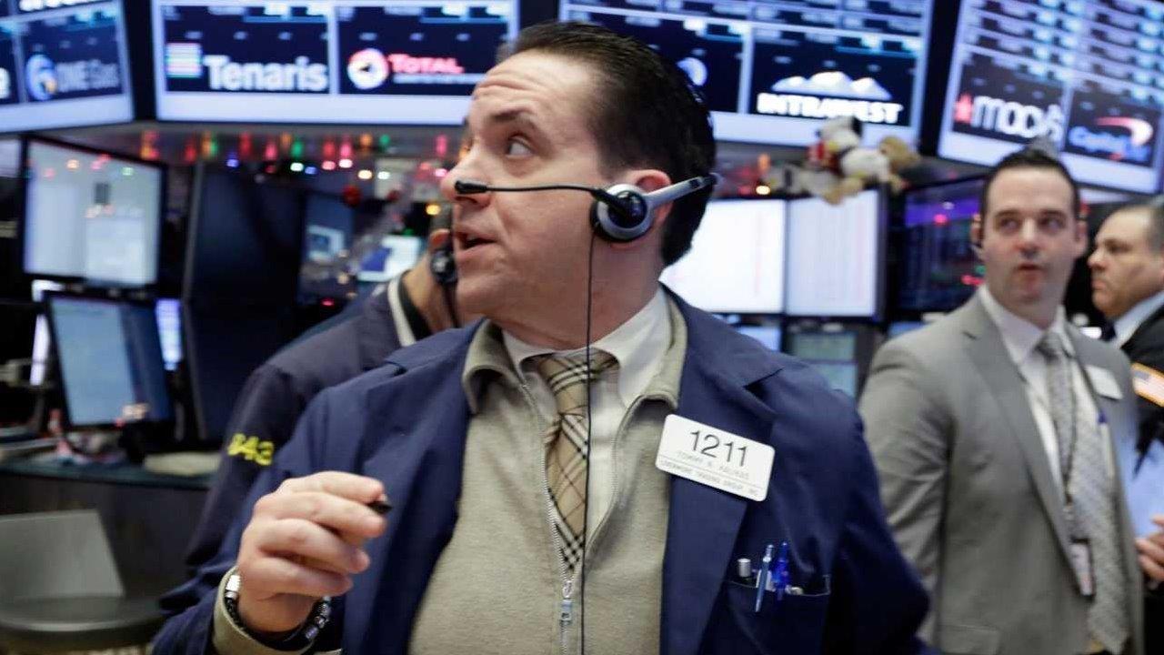 Dow closes above 19,000 for first time ever