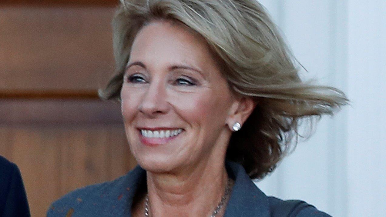 Report: Betsy DeVos tapped to be education secretary