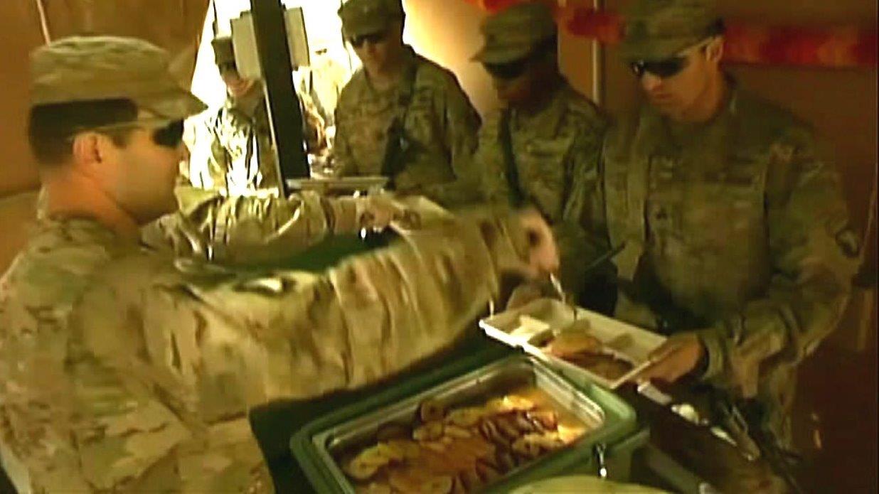 US troops celebrate Thanksgiving abroad