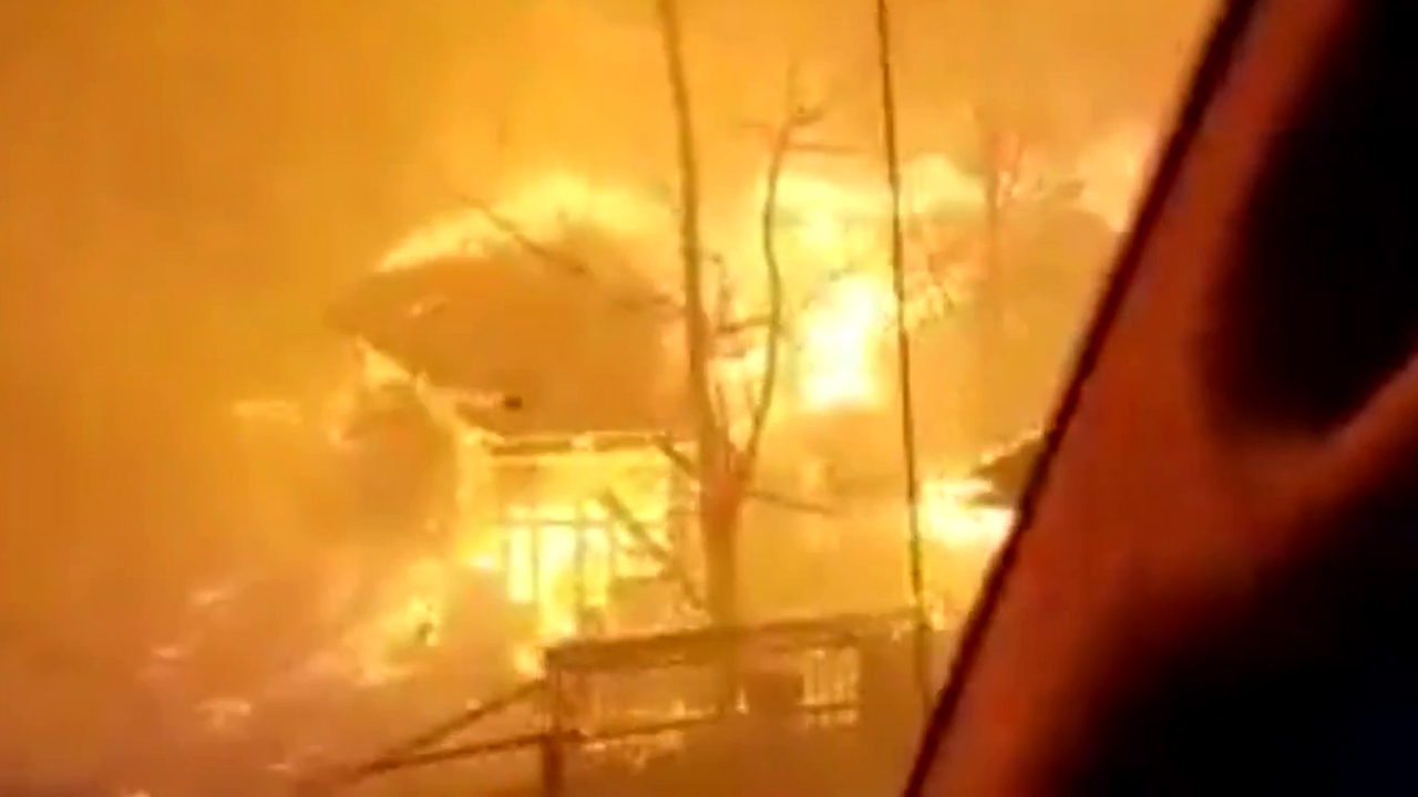 Watch heart-stopping escape from Tennessee wildfire