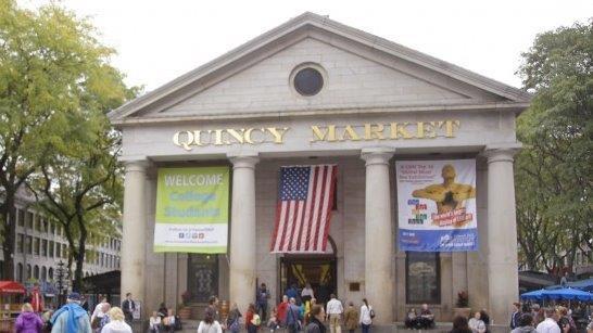 Quincy Market attracts shoppers for nearly two centuries