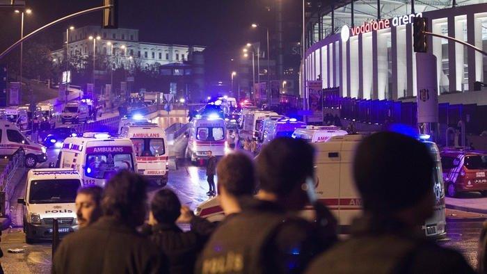 Two coordinated explosions target police in Turkey