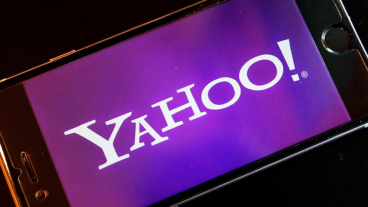 Yahoo! urges users to change passwords after data breach