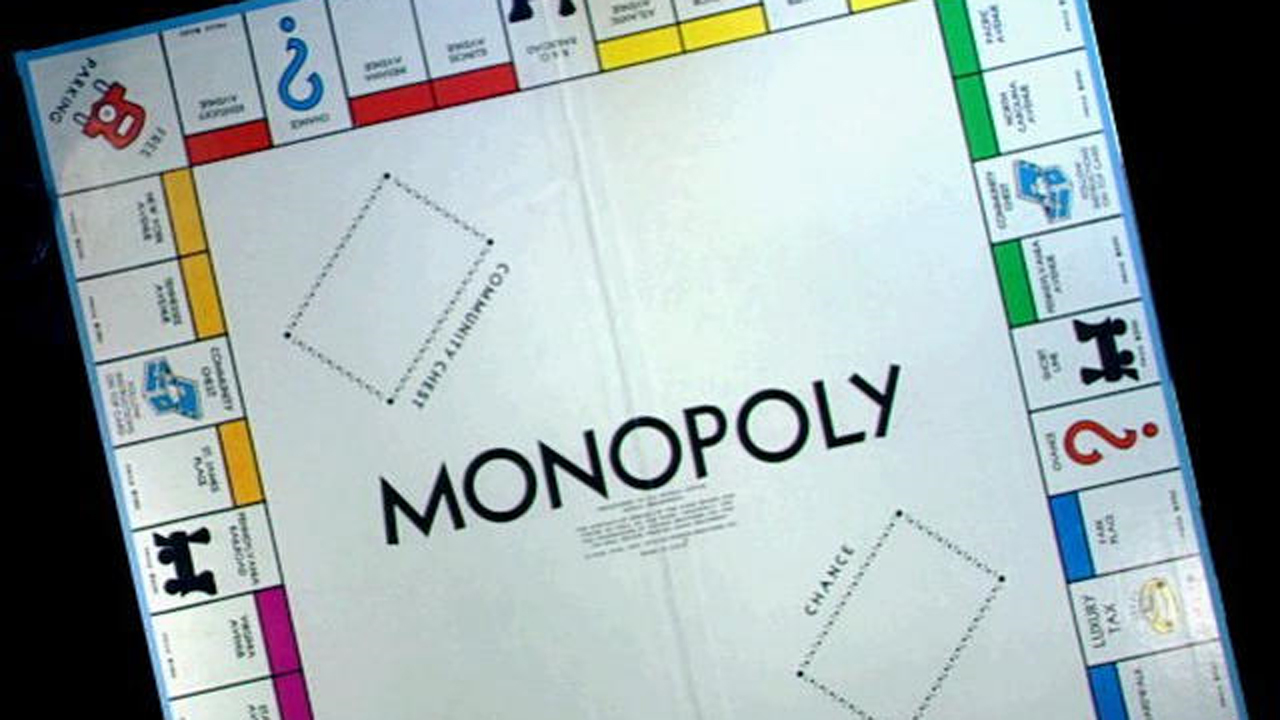 Monopoly sets up holiday hotline for fights over game