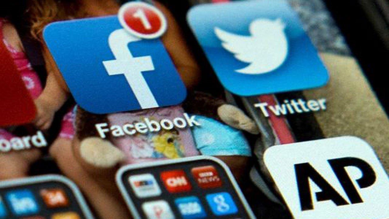 US gov't asking foreign travelers about social media use