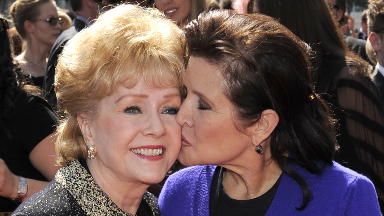 Debbie Reynolds dies one day after daughter Carrie Fisher 