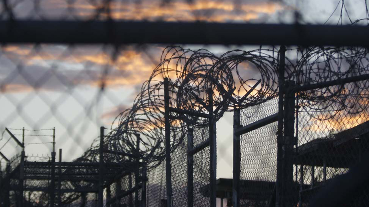 White House, Trump clash over Gitmo detainees