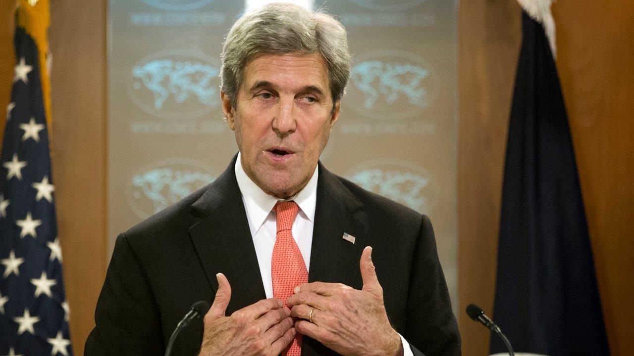Kerry defends response to Russian hacking efforts