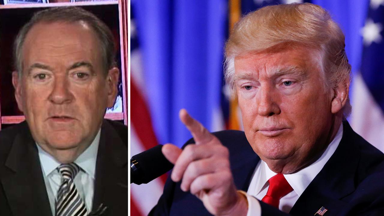 Huckabee: Intel community needs to show respect for Trump