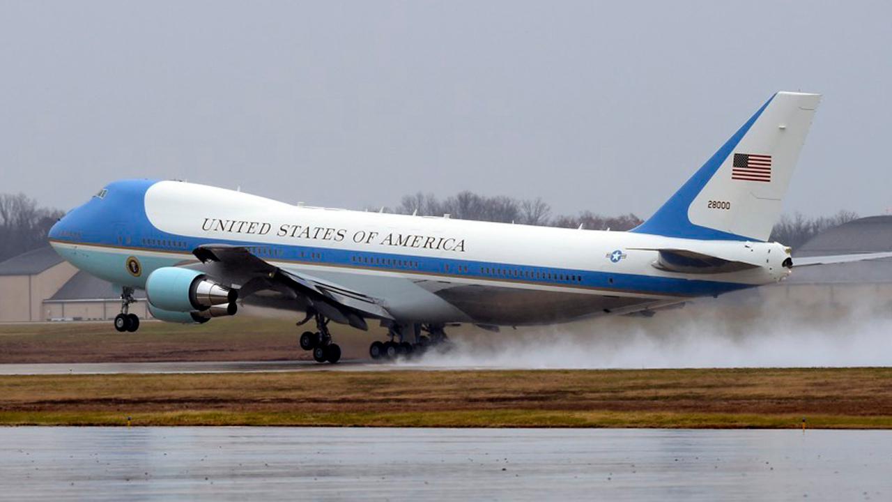 Boeing CEO to cut Air Force One costs 