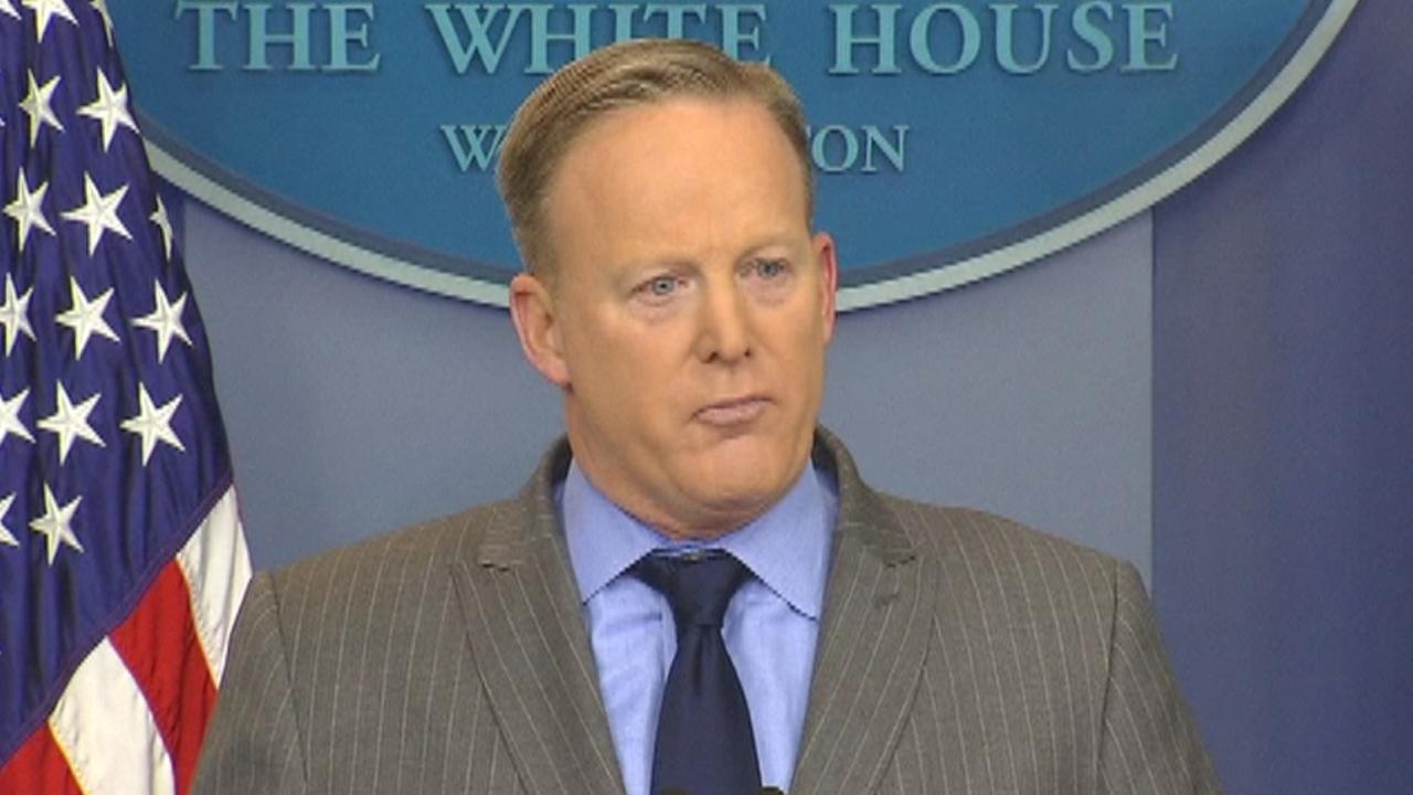 Sean Spicer accuses media of false reporting at WH briefing