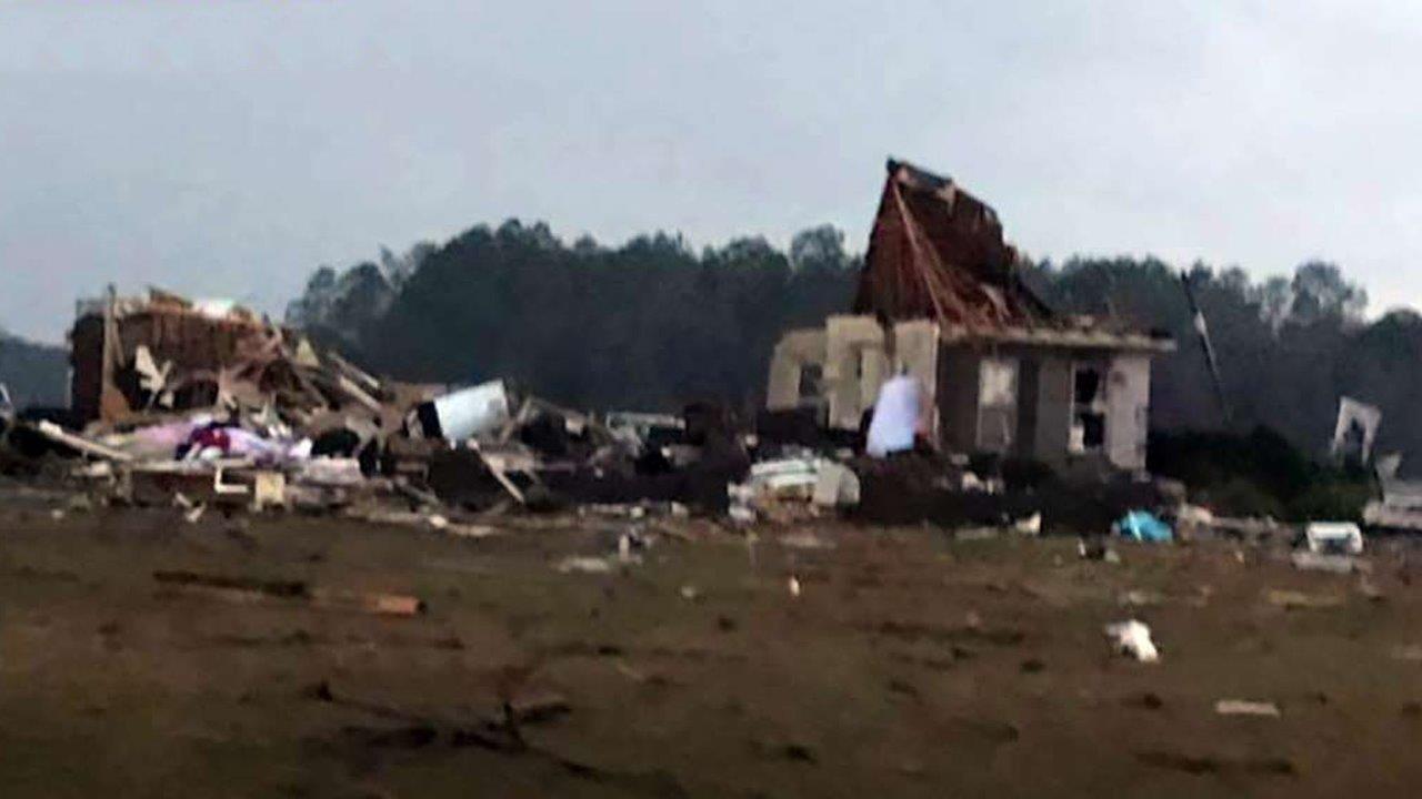 Cleanup begins after deadly storms hit Georgia, Mississippi 