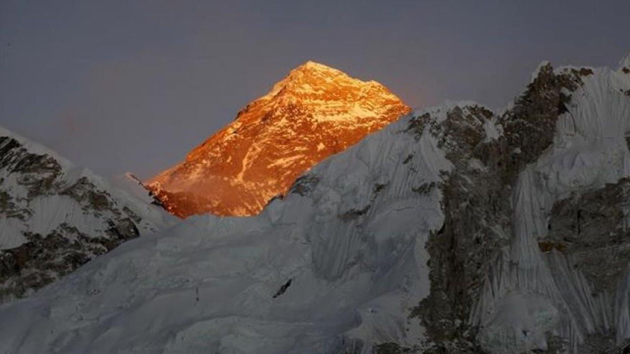 Has Everest really shrunk?