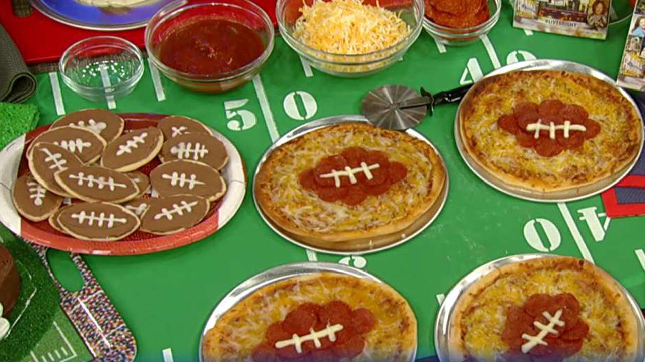 Cooking with 'Friends': Sandra Lee's 'end zone' pizza