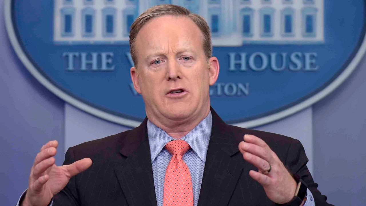 Spicer says SCOTUS nominee should be confirmed easily