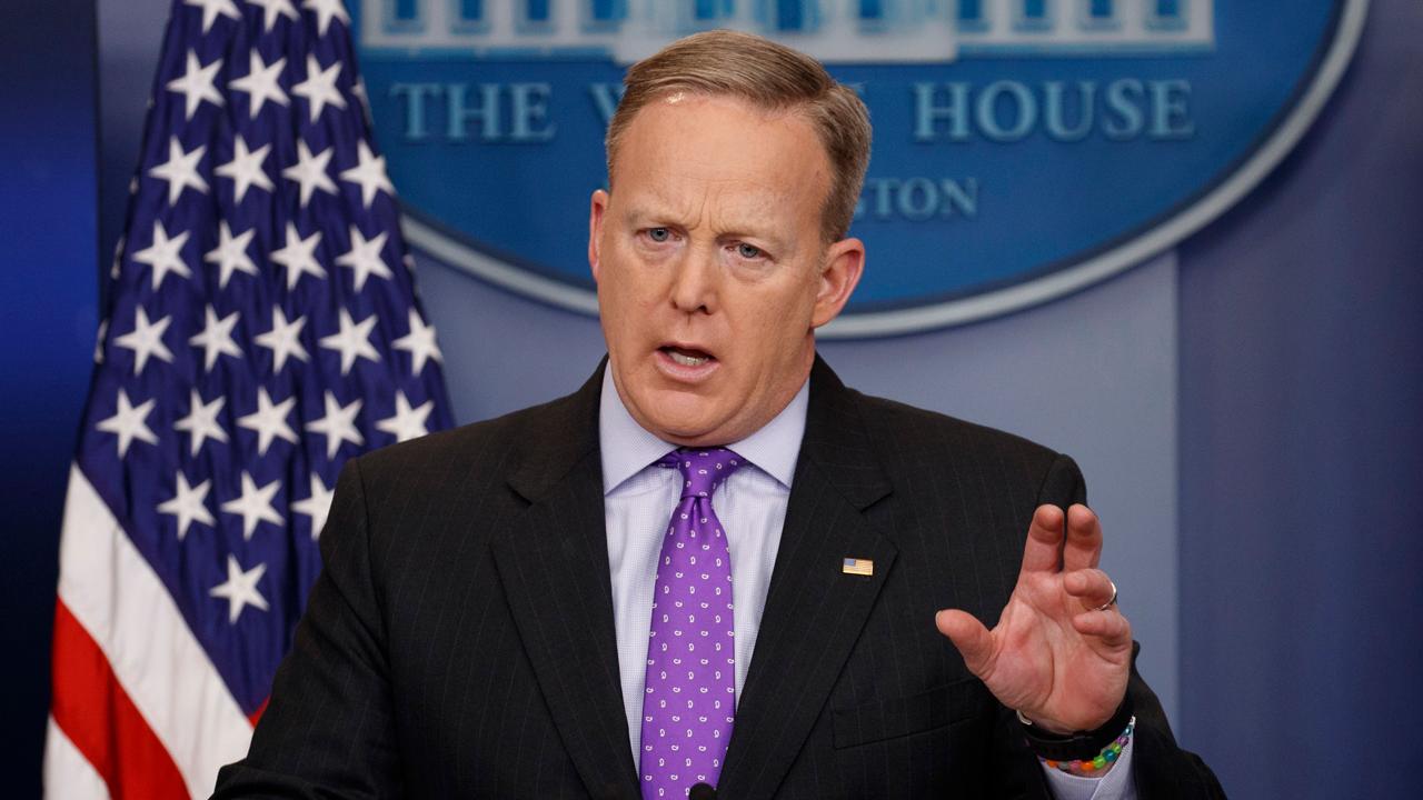 Spicer: Trump feels confident in merits of travel ban